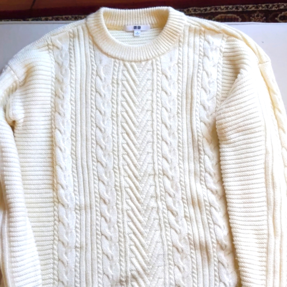 Uniqlo Wool Blend Sweater